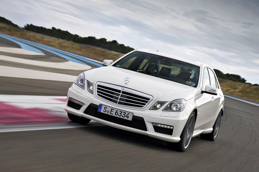 Mercedes-Benz E63 AMG Wagon 2012 года  (фото 29 из 43)